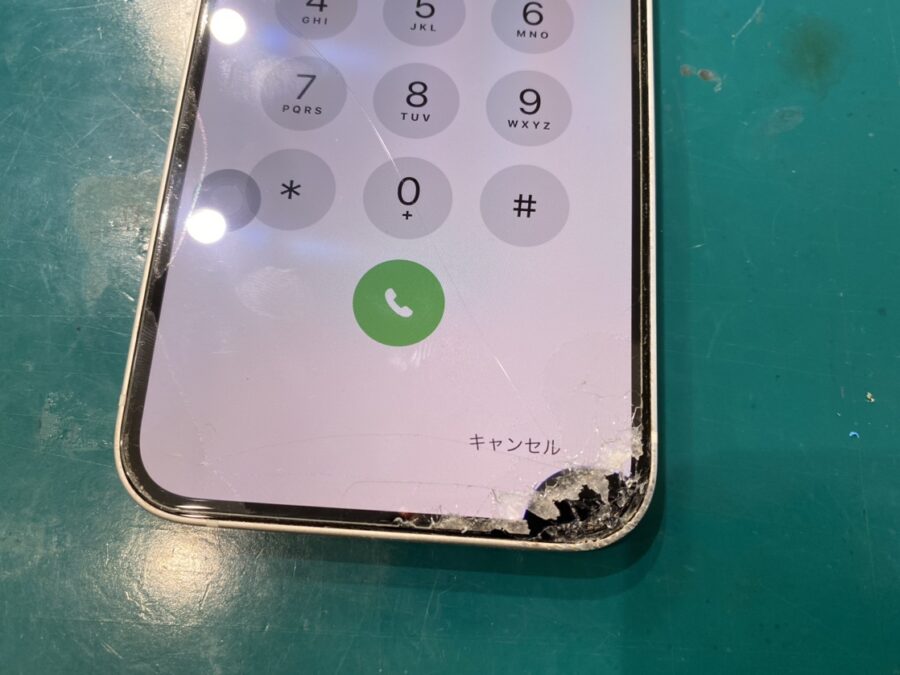 iPhone12(アイフォン)タッチ不良・画面割れ・液晶漏れは全部1つの修理で直っちゃいます！【スマホ修理工房新宿PePe店】