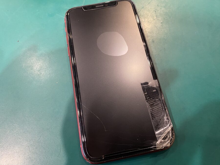 落としてタッチが効かなくなりました。iPhone 11(アイフォン)の画面修理 - スマホ修理工房ペリエ千葉店へ