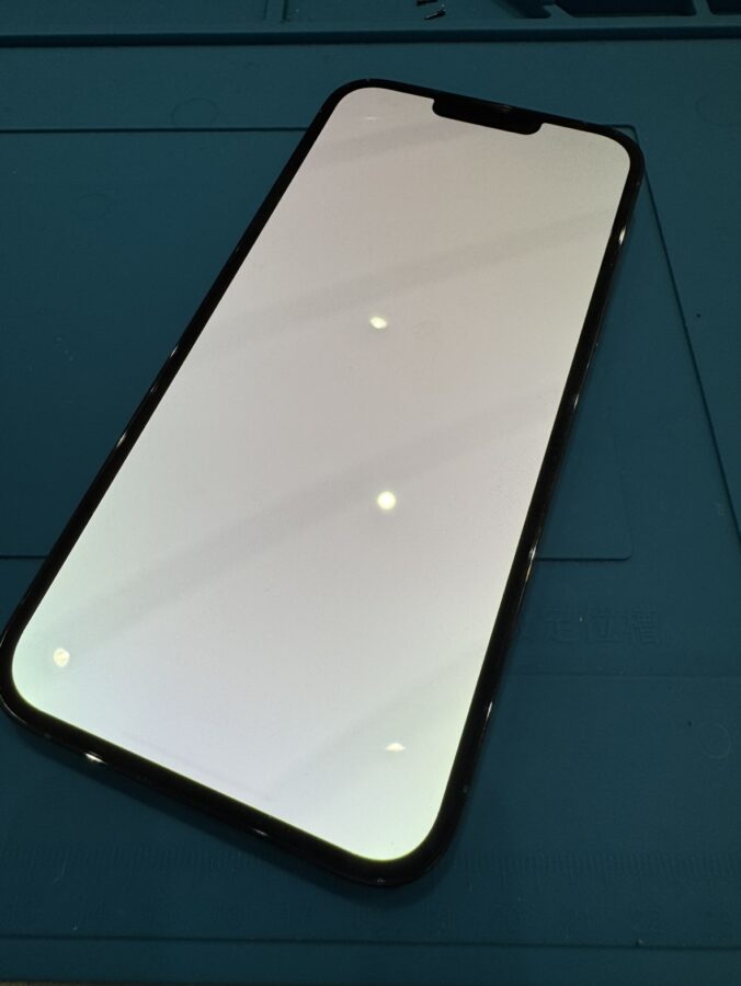 iPhone13ProMaxの液晶破損修理はデータそのまま即日対応！！「スマホ修理工房　池袋P'パルコ本店」