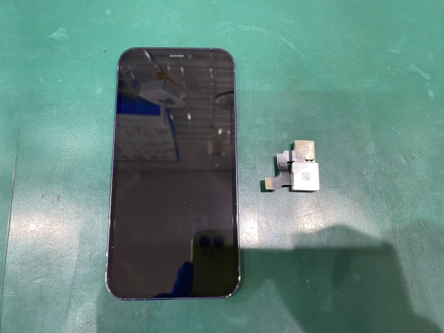 江東区西大島、亀戸近くのスマホ修理店！iPhone12mini(アイフォン)カメラのオートフォーカスでピントが合わない！
