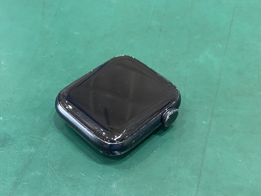 江東区西大島、亀戸近くのスマホ修理店！Apple Watch(アップルウォッチ)画面が浮いて剥がれてしまった。接着してほしい。