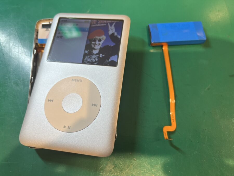 17年前のiPodClassic、バッテリー交換はまだできる？→ハイ、可能です‼【スマホ修理工房新宿PePe店】