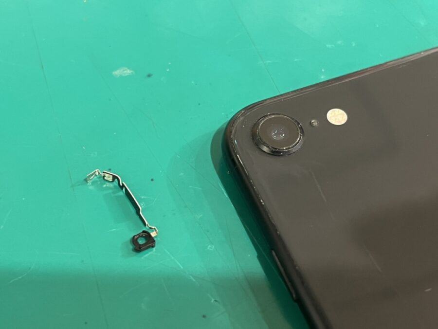 タッチ決済が出来なくなってしまったiPhoneSE2（アイフォン）も即日修理！【スマホ修理工房 新宿PePe店】で即日点検