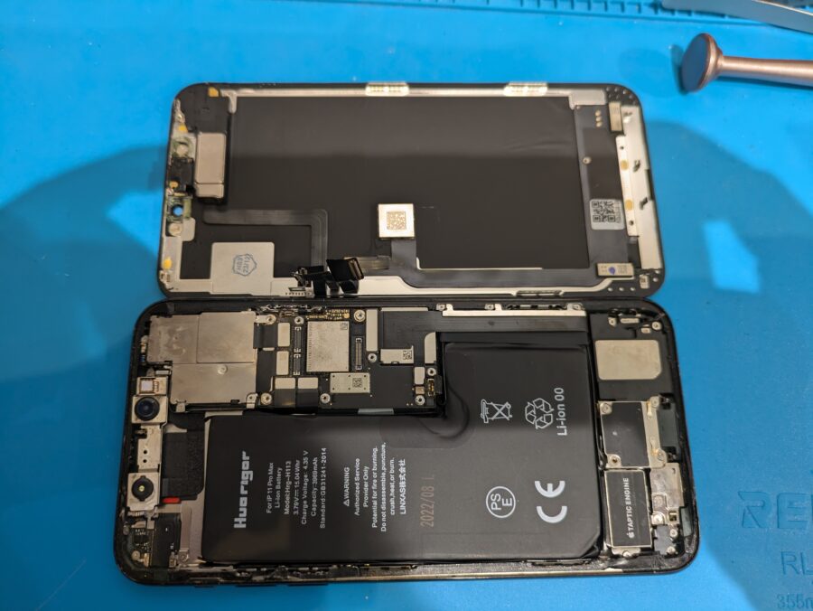 iPhone11Pro（アイフォン11プロ）の水没後のディスプレイ交換なら「スマホ修理工房 渋谷店」にお任せ下さい！