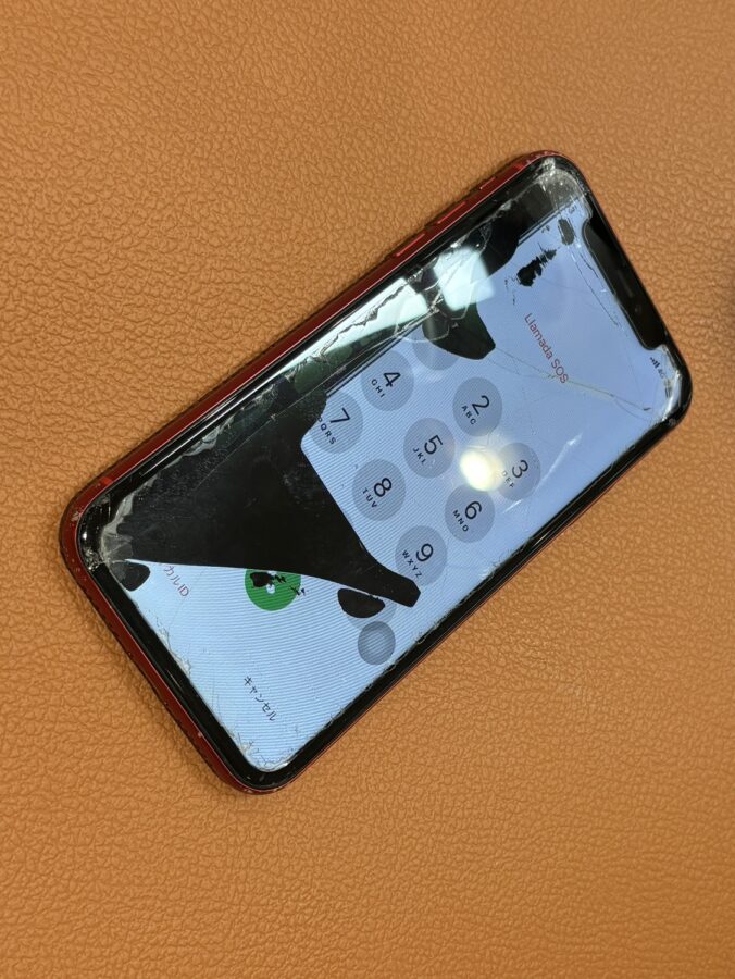 画面に黒い模様が…?iPhone11(アイフォン)の画面交換修理をさせていただきました！【iPhone修理工房仙台パルコ2店】
