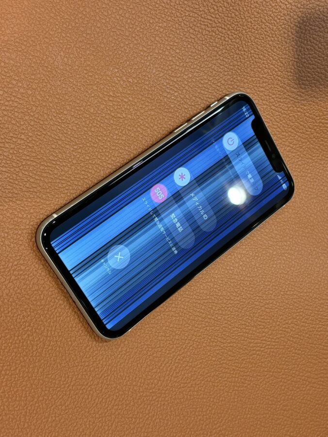 液晶不良が起こってしまったiPhone11(アイフォンイレブン)の画面交換修理を行いました。【スマホ修理工房仙台PARCO