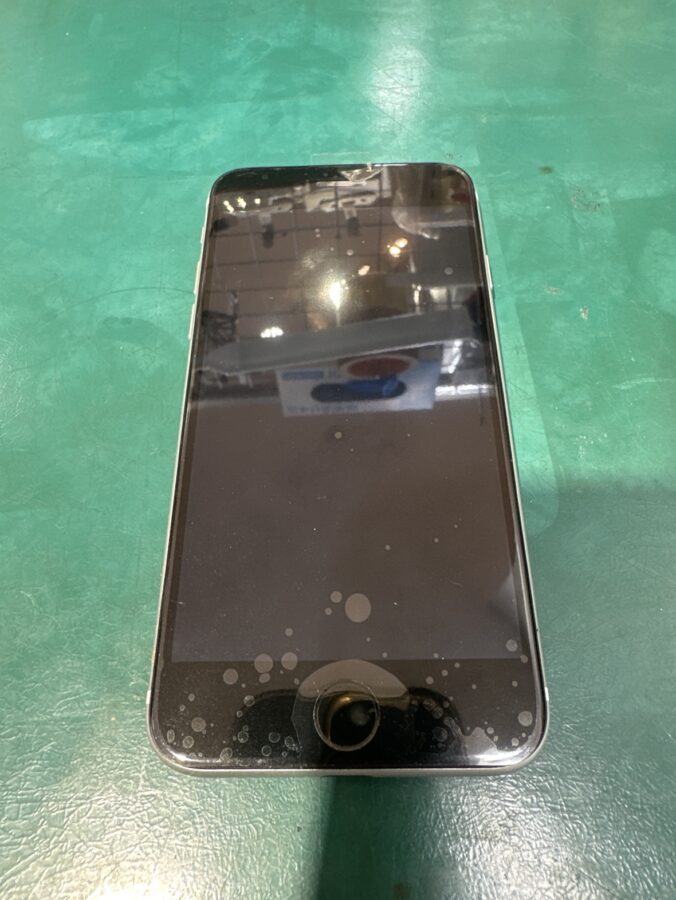 iPhoneSE2（アイフォン）バッテリー交換！即日対応可能！！【スマホ修理工房 ココリア多摩センター店】