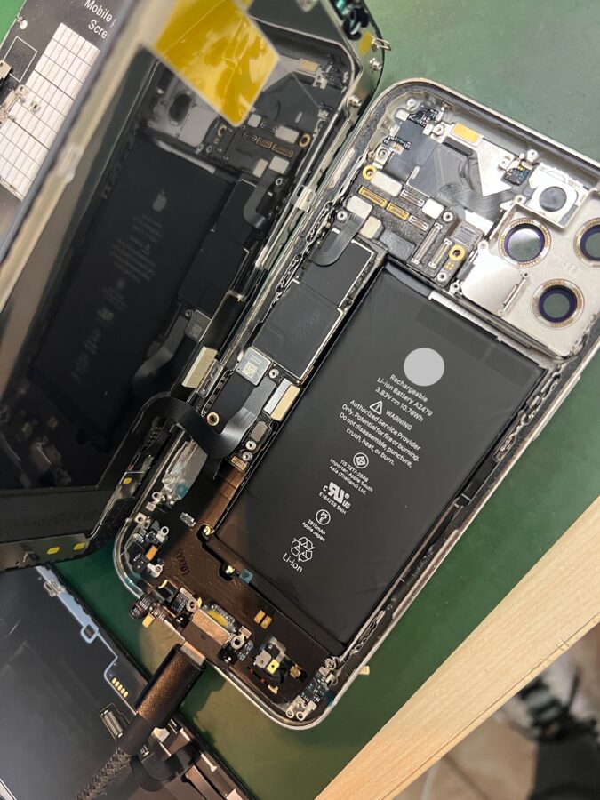 iPhone 12Proの水没復旧のご依頼をいただきました！