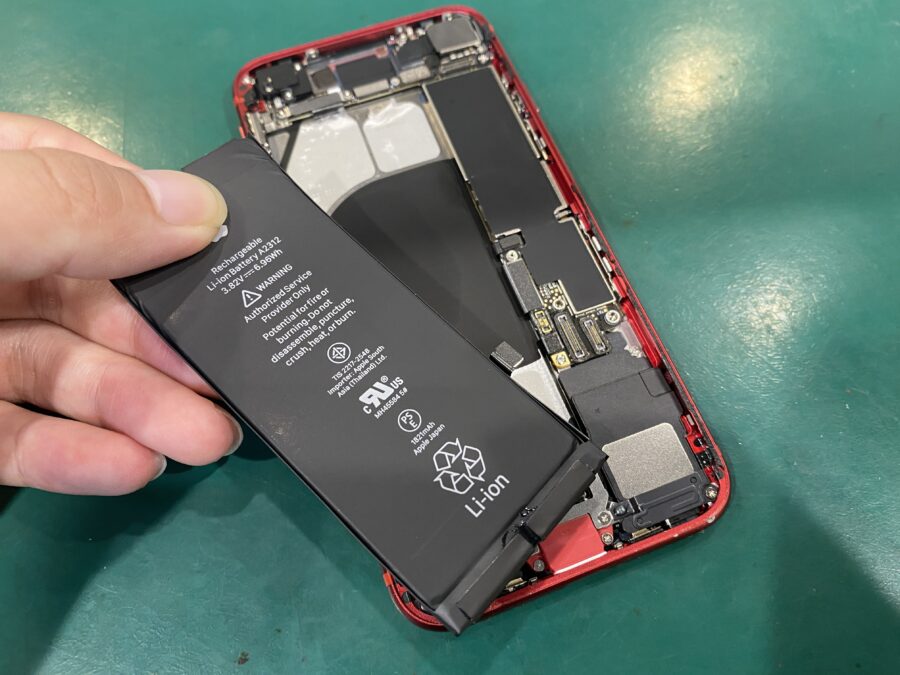 減りが早いのでバッテリー交換をお願いします！iPhone SE2(アイフォン)のバッテリー交換修理 -スマホ修理工房ペリエ