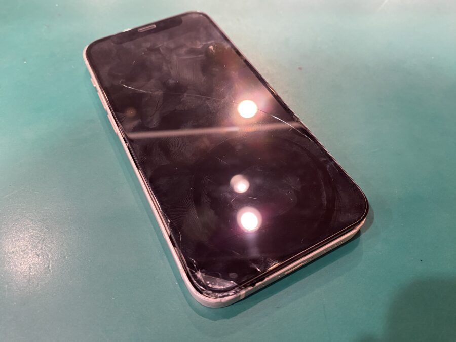 また壊してしまったので修理お願いします！iPhone 12 mini(アイフォン)の画面修理 - スマホ修理工房ペリエ千葉