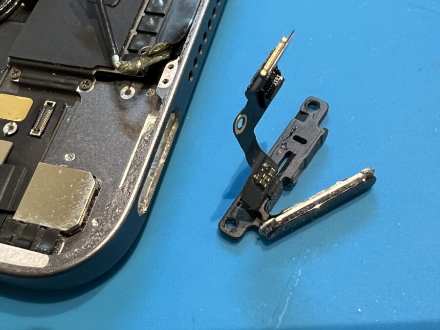 電源ボタンが押せない！iPad Air4（アイパッド）の電源ボタン陥没修理