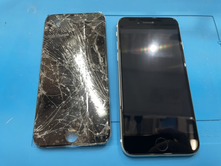 iPhoneSE2 の画面割れ修理は【スマホ修理工房池袋P'パルコ店】で最短即日対応可能！