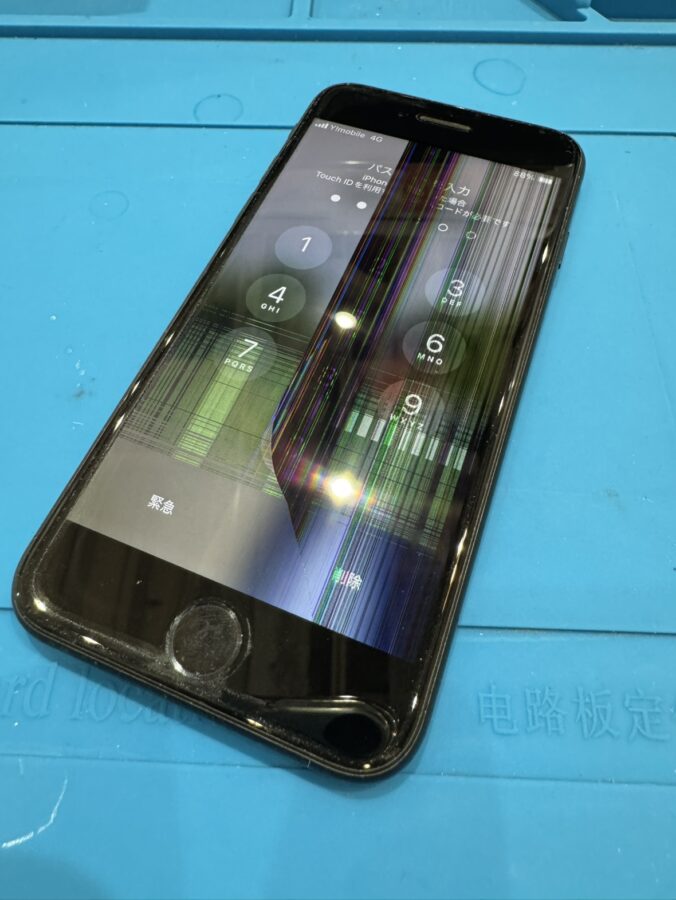 iPhoneSE2の画面が壊れた！？そんな時は【スマホ修理工房池袋P'パルコ店】にお任せください！