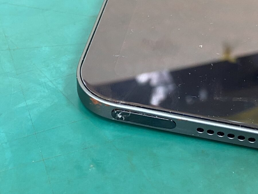 江東区西大島、亀戸近くのスマホ修理店！iPadAir5(アイパッド)電源ボタンが陥没。反応が悪い。