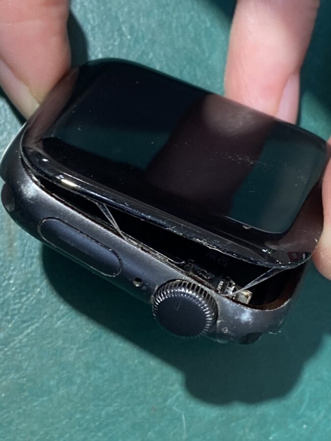 Apple Watch series7（アップルウォッチ）の画面浮き対応しております！