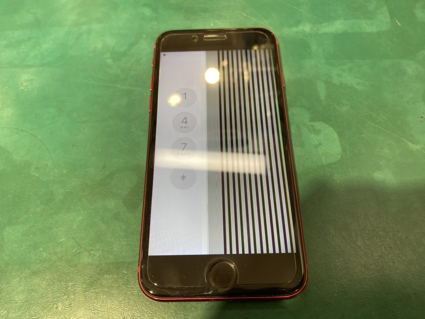 iPhone８（アイフォン）液晶不良もう直らない？そんなことありません！【スマホ修理工房 ココリア多摩センター店】
