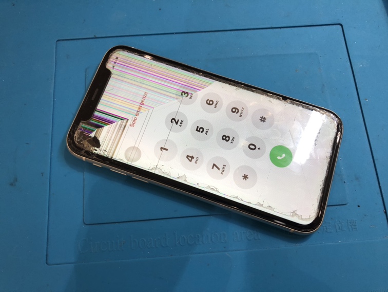 液晶不良が起こってしまったiPhone11(アイフォンイレブン)の画面交換修理を行いました。【スマホ修理工房仙台PARCO