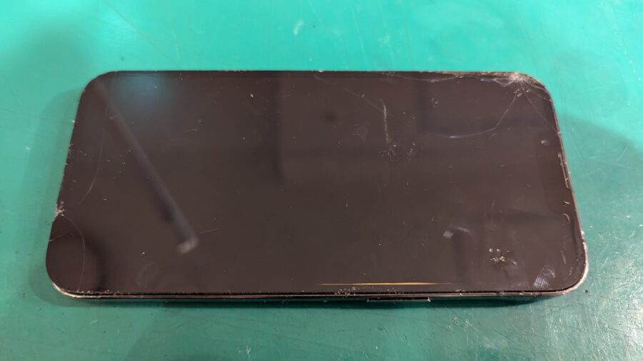 iPhone13Pro（アイフォン）を落としてしまった！実は水没が隠れている事も...【スマホ修理工房新宿PePe店】