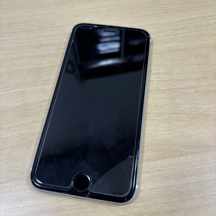 iPhoneSE2 (アイフォン）バッテリーとパネルの交換同時に対応しております！【スマホ修理工房 ココリア多摩センター店