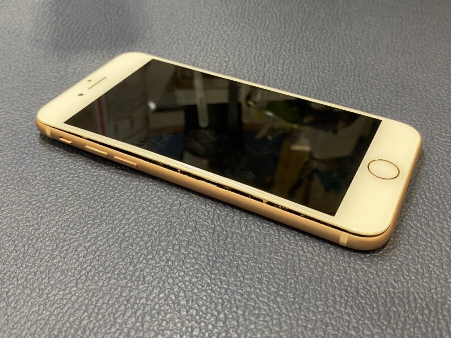 バッテリーが膨張してしまったiPhone8(アイフォン)をお持ち込み頂きました。【スマホ修理工房仙台PARCO2店】