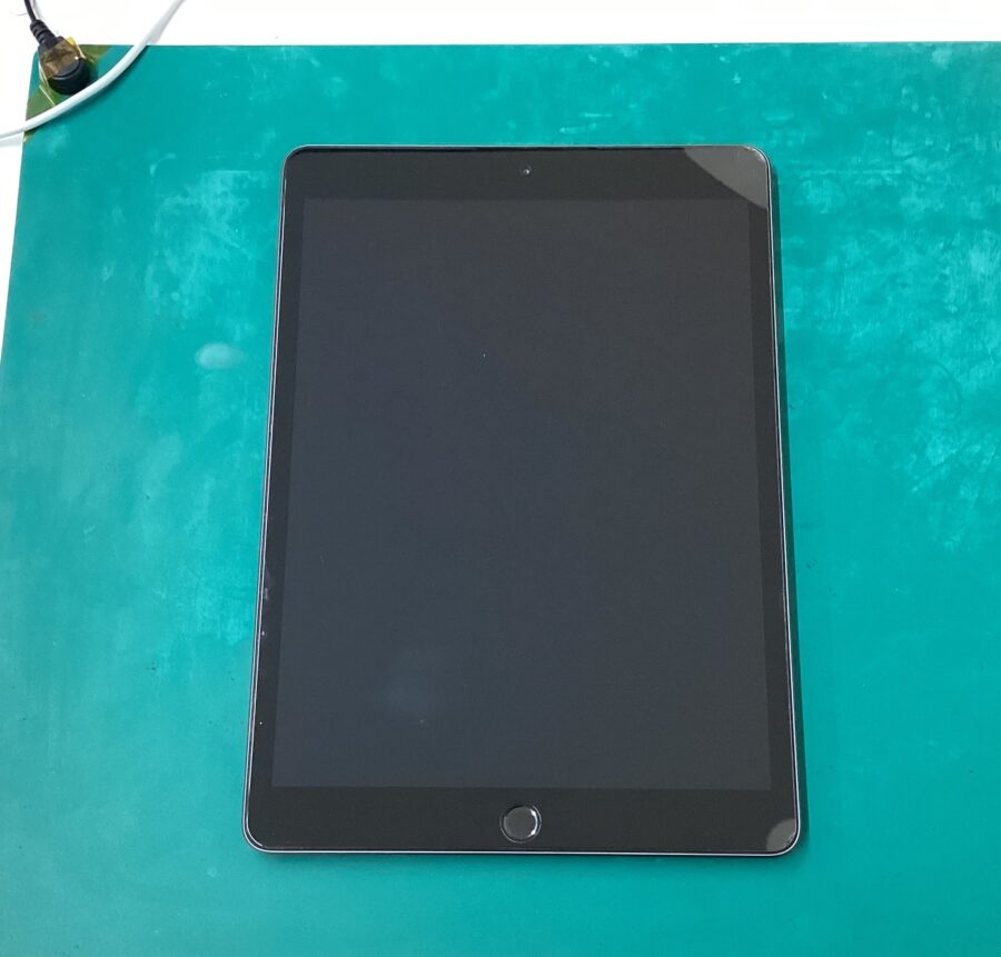 iPad（アイパッド）第8世代の充電コネクター交換　スマホ修理工房　青葉通り店