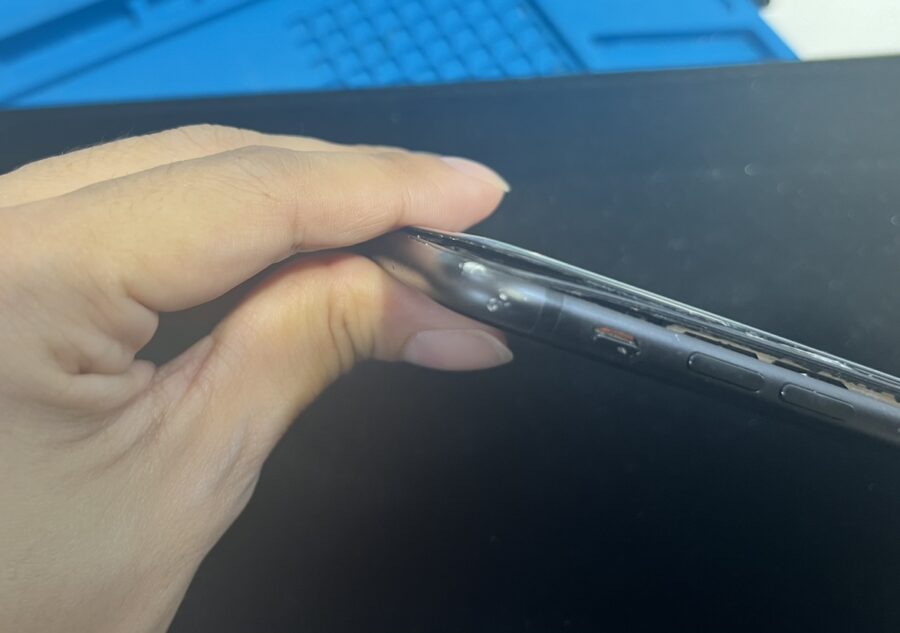 iPhone7（アイフォン) 画面剥離‼当店にお任せください！【スマホ修理工房 ココリア多摩センター店】