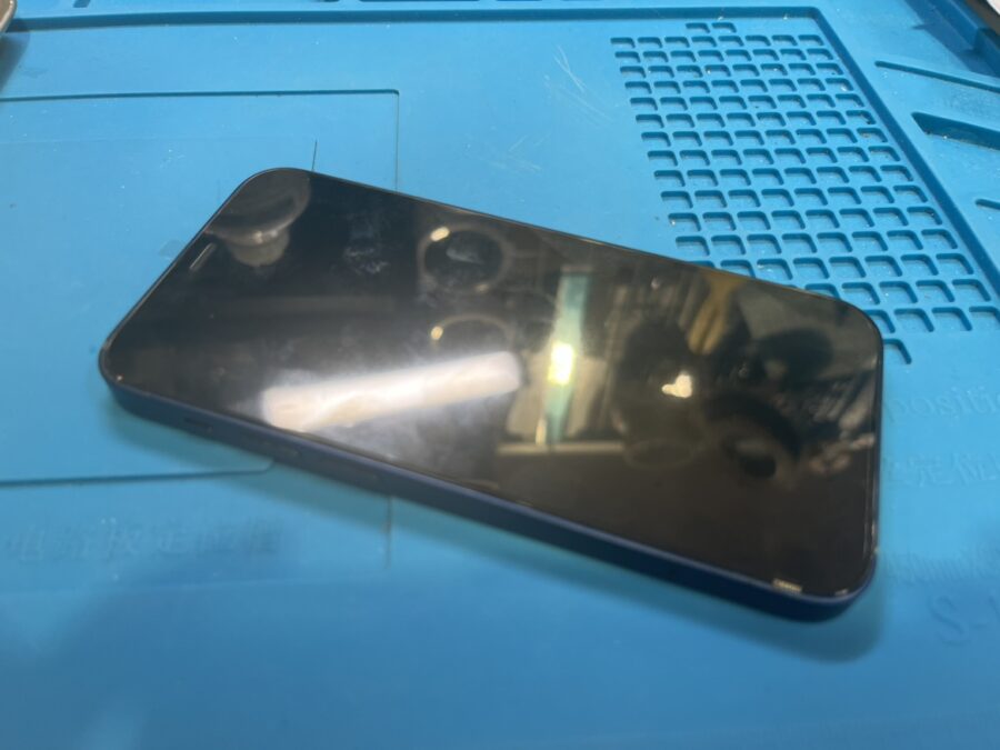 iPhone12mini（アイフォン) 真っ暗になってしまった！そんな時は当店へ‼ スマホ修理工房 ココリア多摩センター店