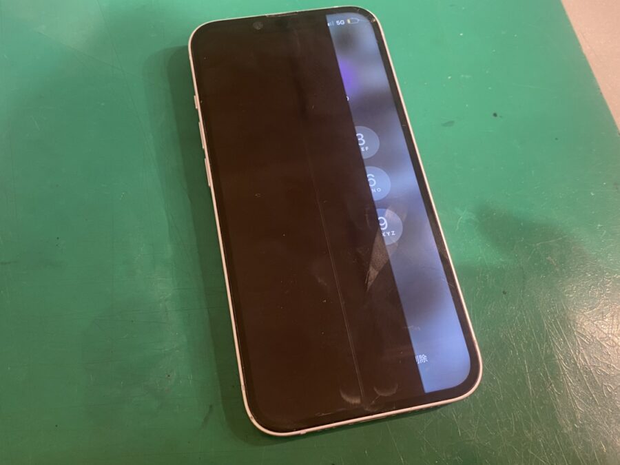 画面のほとんどが真っ暗に?そんな状態でも【スマホ修理工房新宿PePe店】で即日画面交換！iPhone14 画面交換