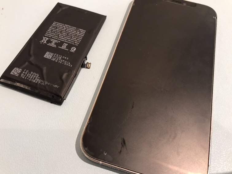減りが早い！iPhone12pro(アイフォン)のバッテリー交換修理ならスマホ修理工房水戸オーパ店にぜひお任せください！