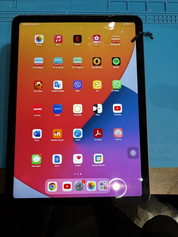 ipad air4の電源ボタンが故障してしまった？そんな時にはぜひ、データそのまま、即日修理のスマホ修理工房渋谷店へ！