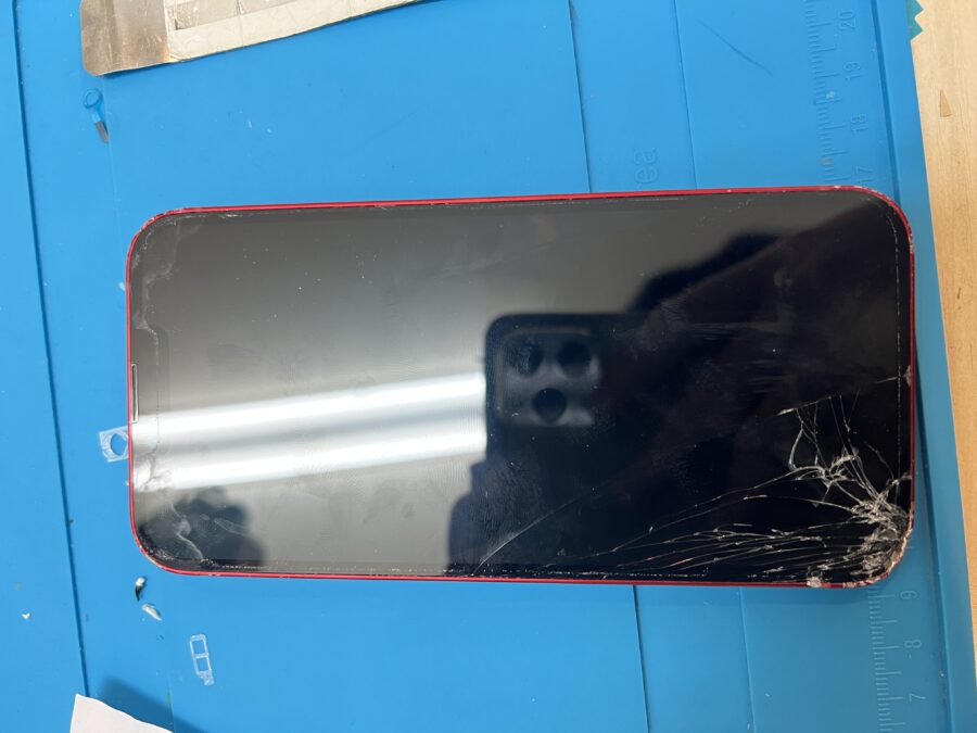 iPhone 13の液晶交換のご依頼をいただきました！アイフォンでお困りの際は【スマホ修理工房葛西店】へお任せください！
