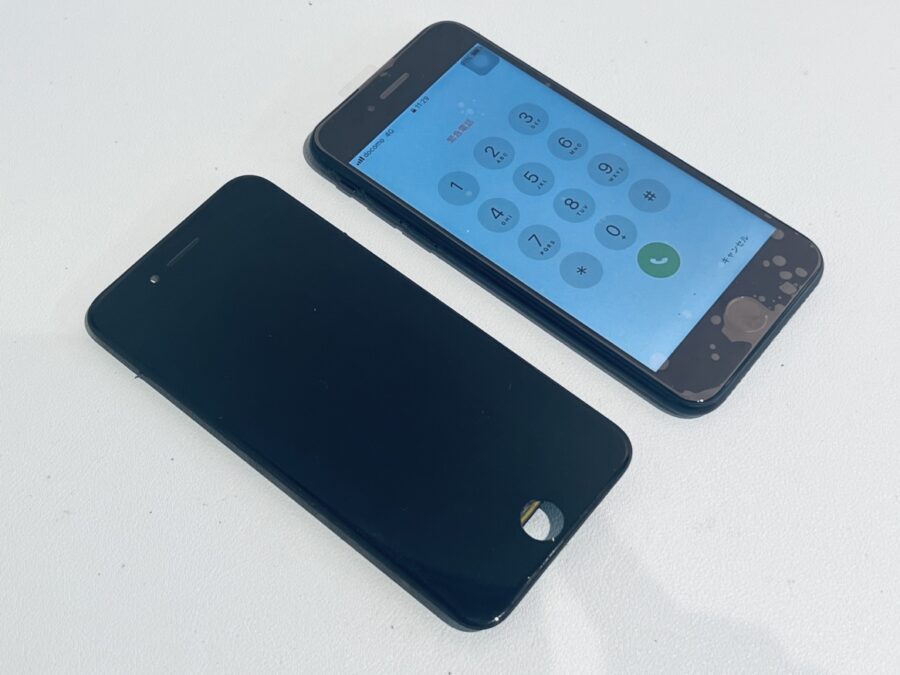 落として液晶に線が入ってしまった！iPhoneSE第二世代(アイフォンSE第二世代)の画面交換修理を行いました！
