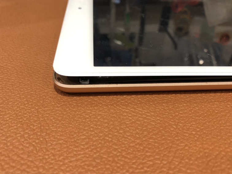 バッテリーが膨張してしまったiPad7(アイパッドセブン)をお持ち込み頂きました。【スマホ修理工房仙台PARCO2店】