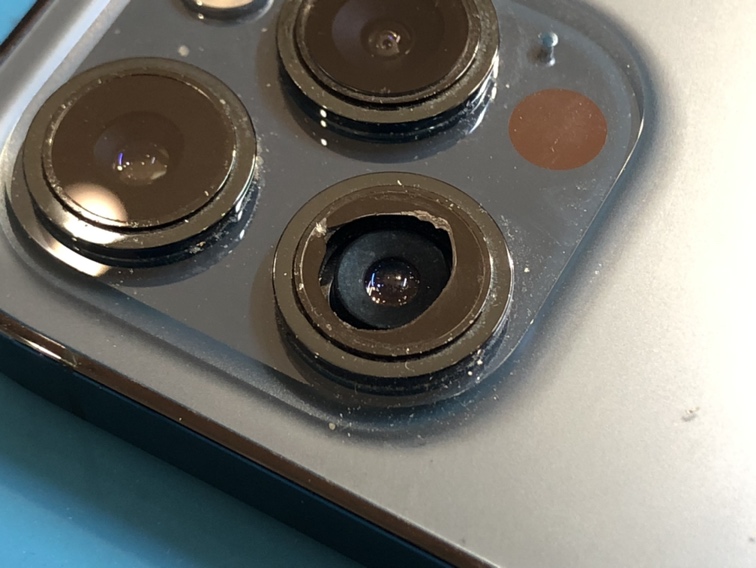 カメラのガラスが割れてしまったiPhone12Pro のアウトカメラガラス交換修理を行いました【スマホ修理工房仙台パルコ2店】