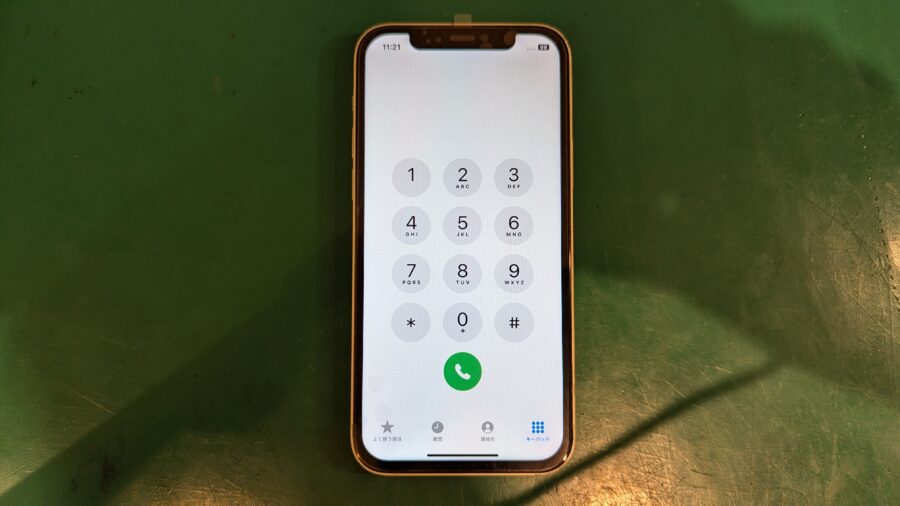 画面がタッチ不良のiPhone12（アイフォン）を画面交換！新宿エリアで最短即日修理なら【スマホ修理工房新宿PePe店】