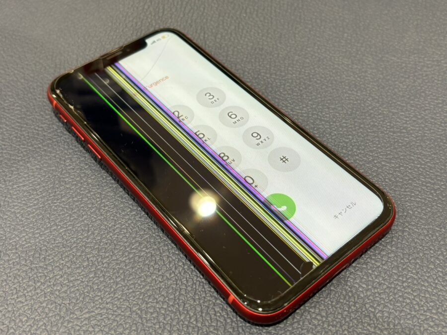 画面半分が液晶不良になったiPhoneXRの画面交換修理を行いました。【スマホ修理工房仙台パルコ2店】