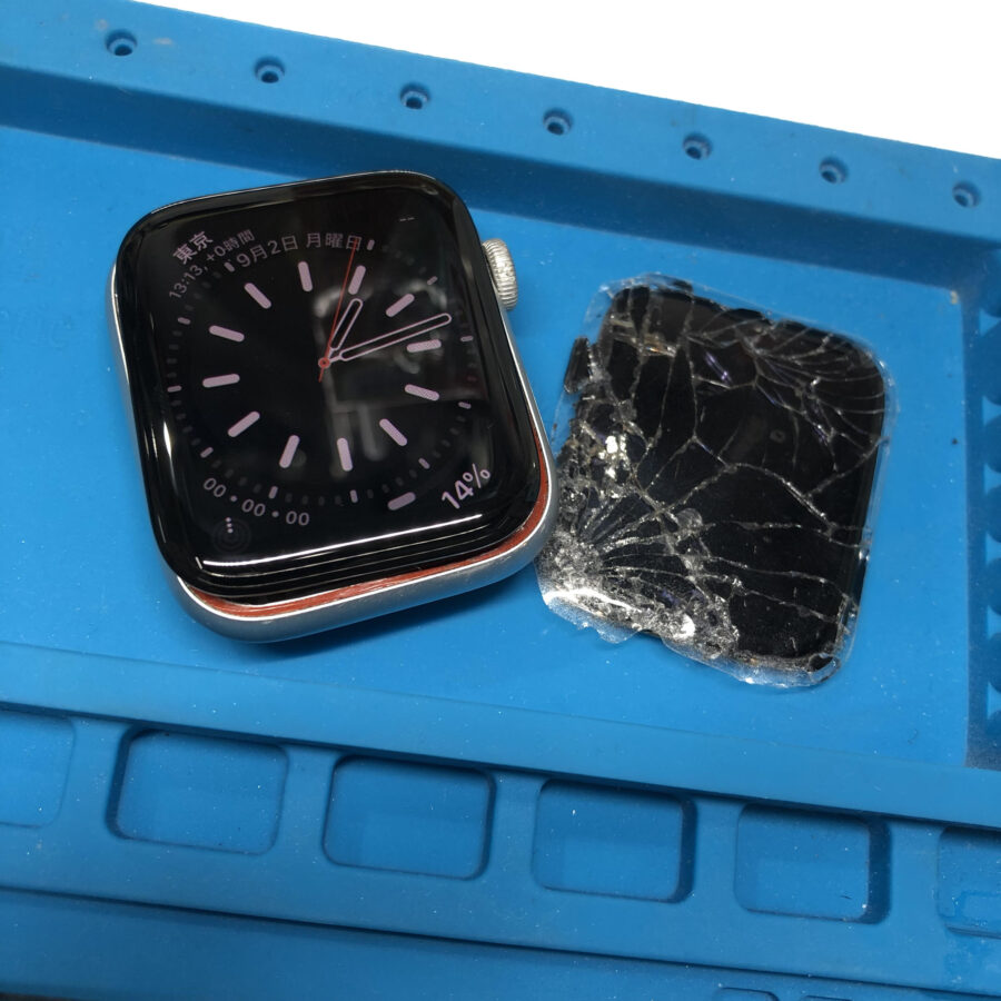 Apple Watch SE 44mmの画面割れは、「 スマホ修理工房　池袋P’パルコ本店」にご相談ください！