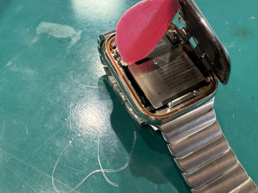 AppleWatch第5世代（アップルウォッチ）の画面浮き修理は5500円(税込)で！【スマホ修理工房 新宿PePe店】