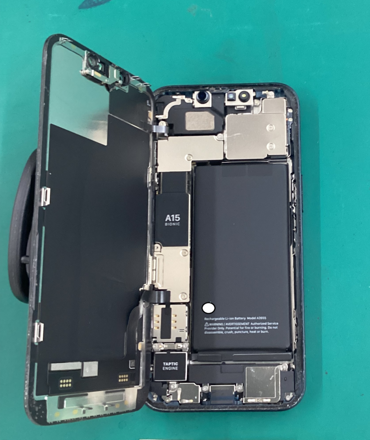 iPhone(アイフォン）13 バッテリー交換 　スマホ修理工房　青葉通り店