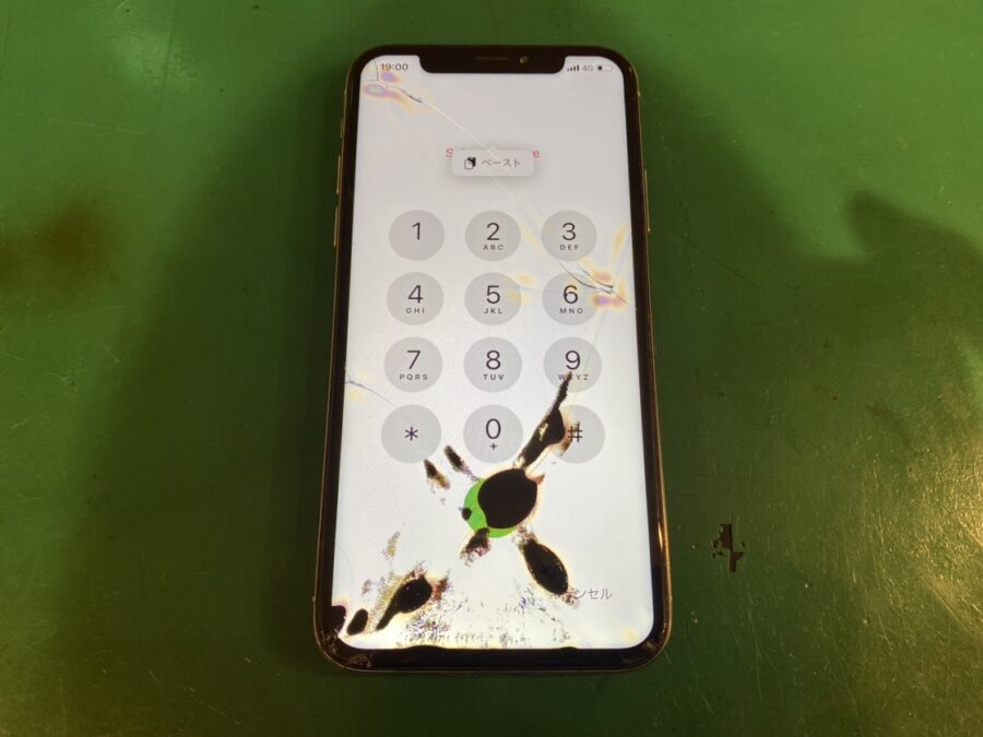 液晶に黒い染み！？そんな時の修理は【スマホ修理工房新宿PePe店】へ！✨iPhoneX  即日画面交換