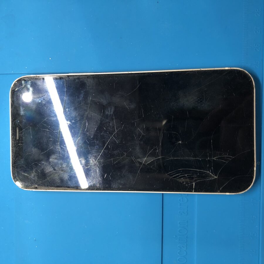 iPhone12(アイフォン12)の画面交換は、データそのまま・即日修理対応の「スマホ修理工房　池袋P'パルコ本店」へ！