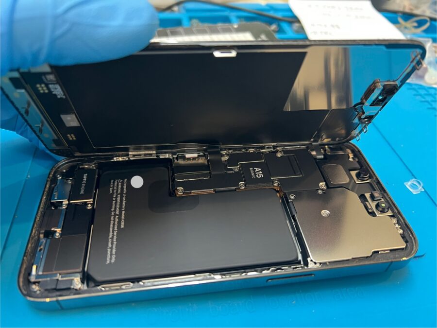 iPhone 13 Proがすぐ電池が切れてしまうとのことでご相談いただきました！