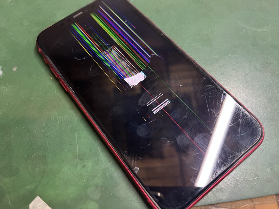 iPhone 11の画面交換のご依頼をいただきました！アイフォンでお困りの際は【スマホ修理工房葛西店】へお任せください！