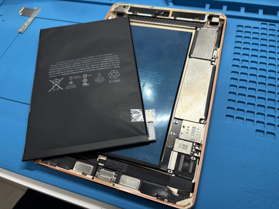 iPad mini4のバッテリー交換を行いました！！！【スマホ修理工房池袋P'パルコ本店】