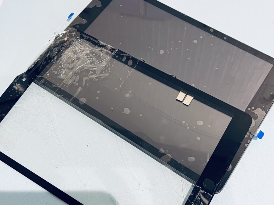 床の落としてガラスが割れてしまった！iPad第9世代（アイパッド9）のタッチパネル交換修理を行いました！