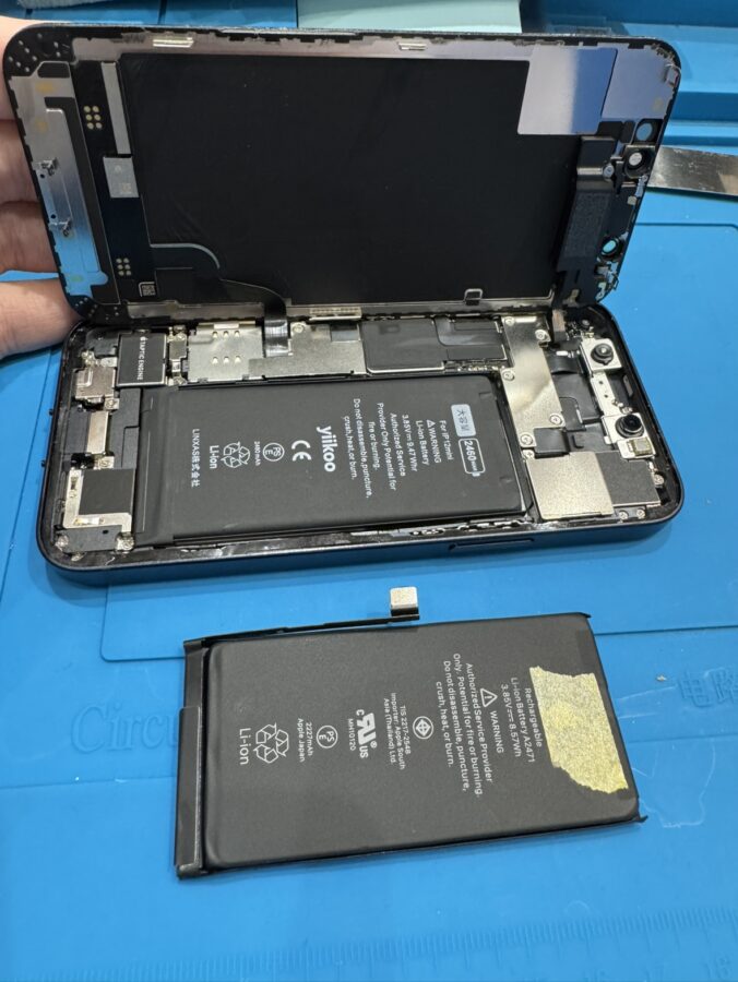iPhone12miniのバッテリー交換は、データそのまま・即日修理対応の「スマホ修理工房池袋P'本店」へ！