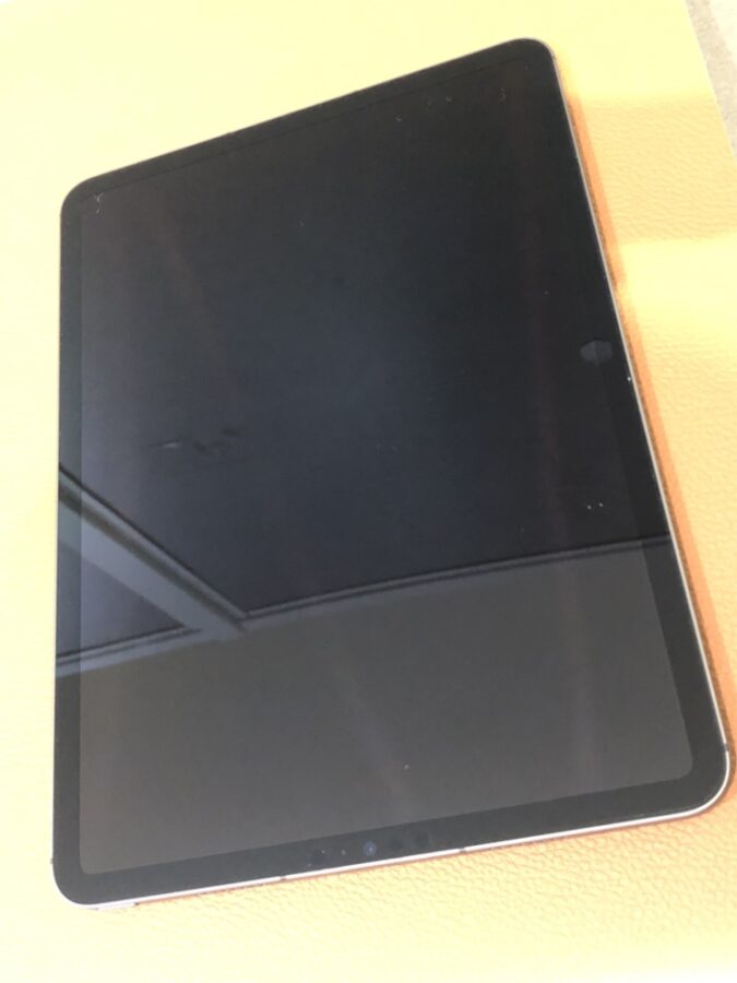 充電ができないiPadpro11(アイパッド)のコネクタ交換修理を行いました【スマホ修理工房仙台PARCO2店】