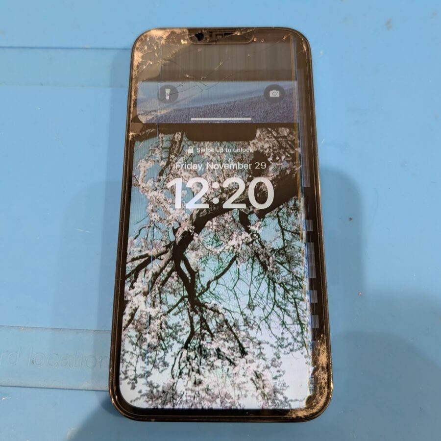 iPhone13Pro（アイフォン13Pro）の画面割れ修理ならデータそのまま、即日修理の「スマホ修理工房渋谷店」