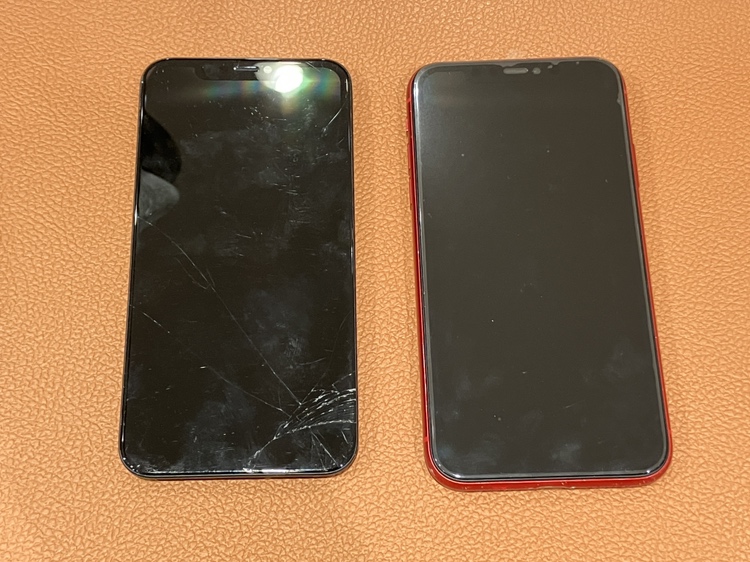 画面が割れてしまい液晶も真っ暗になった?iPhone11(アイフォンイレブン)の画面の交換修理を行いました