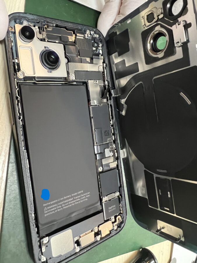 iPhone 15のバッテリーの減りが早いので交換したいとのことでご相談いただきました！